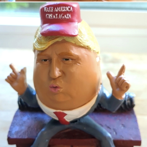 The Donald NIB Bobblehead Trumptie Dumptie - Picture 3 of 7